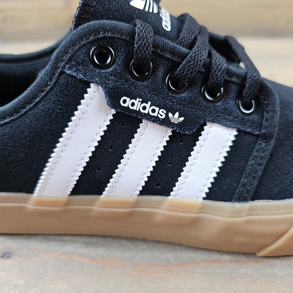 adidas Originals Seeley XT Low Profile Leather Shoes Black/White - Picture 10 of 11